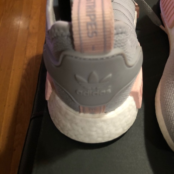 NMD_R1 W with reflective Adidas stripes - Picture 6 of 8
